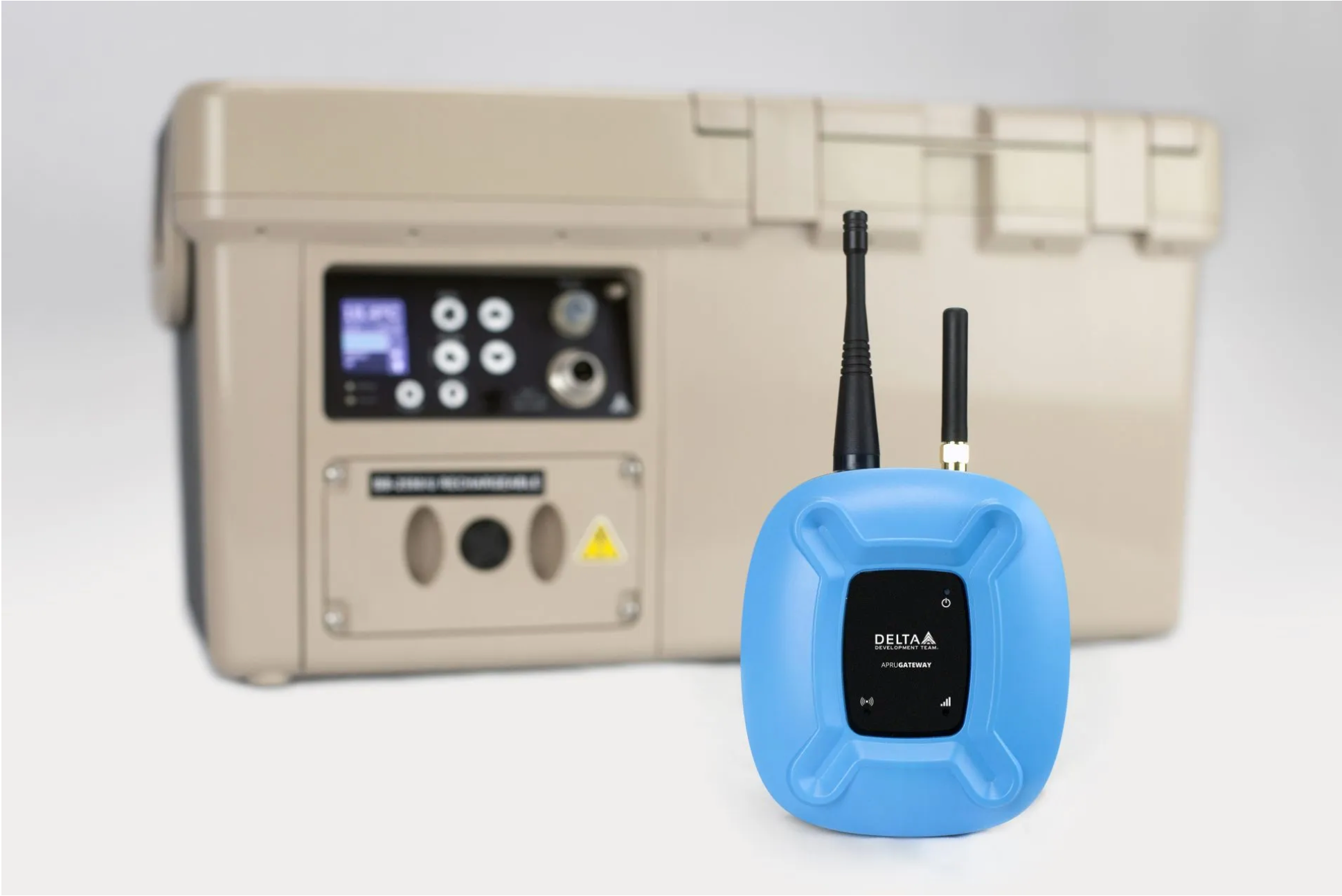 Connects the APRU 6L via bluetooth and cellular service to the cloud for use with BloodComm or web based temperature monitoring applications. PN: A-001732