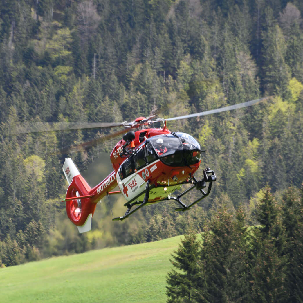 EMS helicopter landing with Pacific Biomedical, a medical device distributor specializing in ems, fire/rescue,  tactical, acute care, and nicu equipment and products.